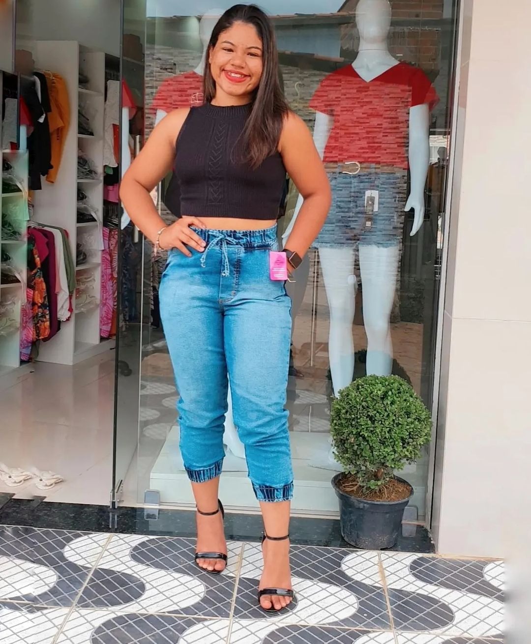 311623229_2617785328351670_2865140435563191648_n_6_11zon